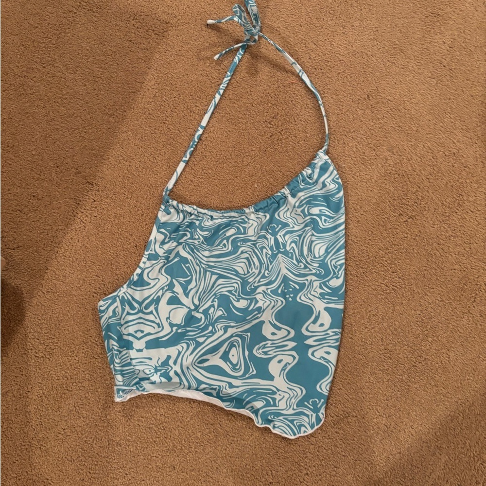 Cropped Blue and White Swirl Pattern Tied Halter Top - Picture 3 of 4